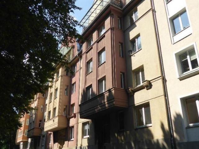 renovierte 2 Zimmer Wohnung gegenüber der Parkeisenbahn.