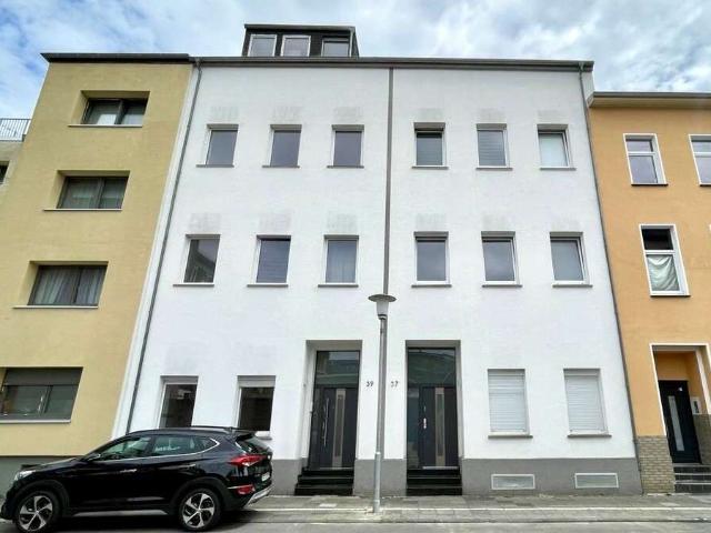 Renovierte 2 Zimmer Wohnung direkt bezugsfrei!