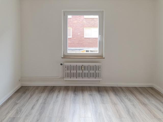Renovierte 2 Zimmer Wohnung im 1.Obergeschoss zu vermieten! 300 € Wunschgutschein* inklusive!