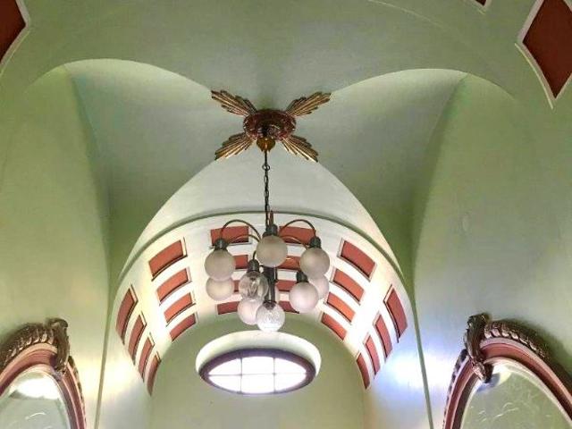 Renovierte 2 Zimmer Wohnung im schönen Altbau im Seitenflügel!