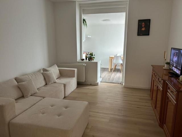 Renovierte 2 Zimmer Wohnung in Düsseldorf Heerdt mit Hof