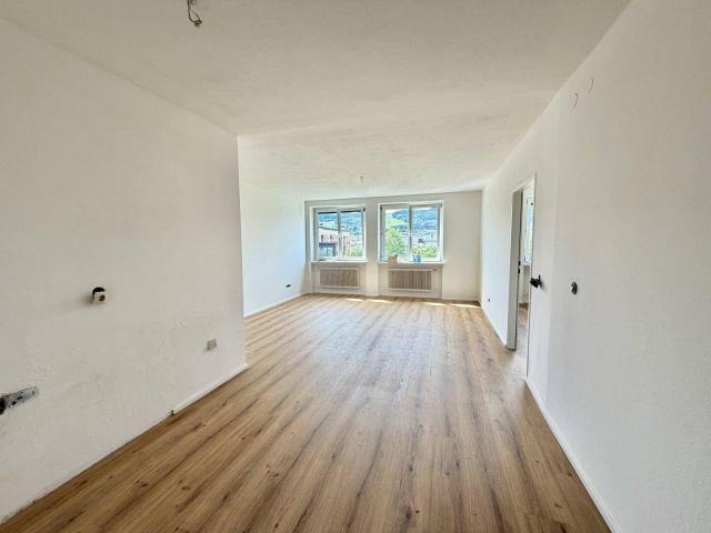 Renovierte 2 Zimmer Wohnung mit Stellplatz in ruhiger Grünlage von Eugendorf