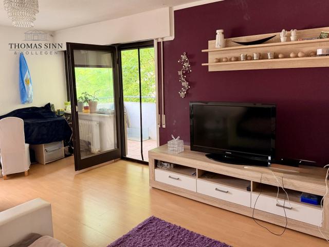 Renovierte 2 Zimmer Wohnung mit Balkon TG Stellplatz neuer Fußboden neue Einbauküche