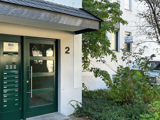 renovierte 2 Zimmer Wohnung mit Balkon und 2 PKW Stellplätzen zwischen EVK und Max Planck Institut