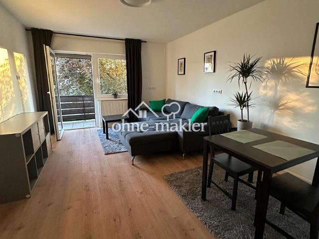 Renovierte 2 Zimmer Wohnung mit Balkon und Kfz Stellplatz, Möblierung optional