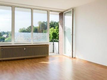 Renovierte 2 Zimmer Wohnung mit Balkon in Bürgerfelde