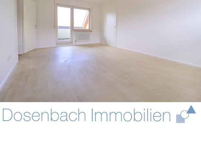 Renovierte 2 Zimmer Wohnung mit EBK und Balkon