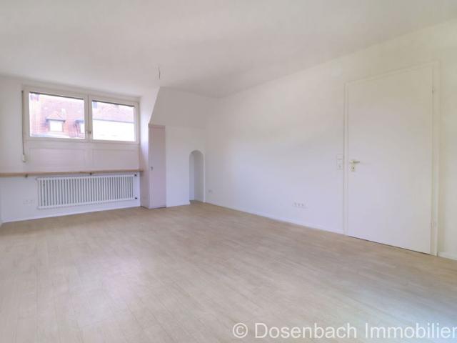Renovierte 2 Zimmer Wohnung mit EBK und Balkon