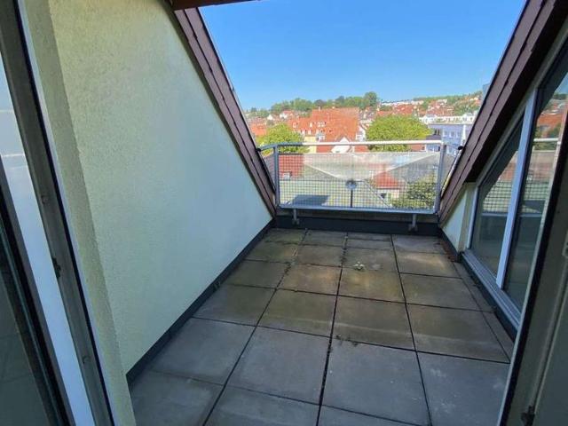 Renovierte 2 Zimmer Wohnung mit Einbauküche und Garage in der Innenstadt Kaiserslauterns