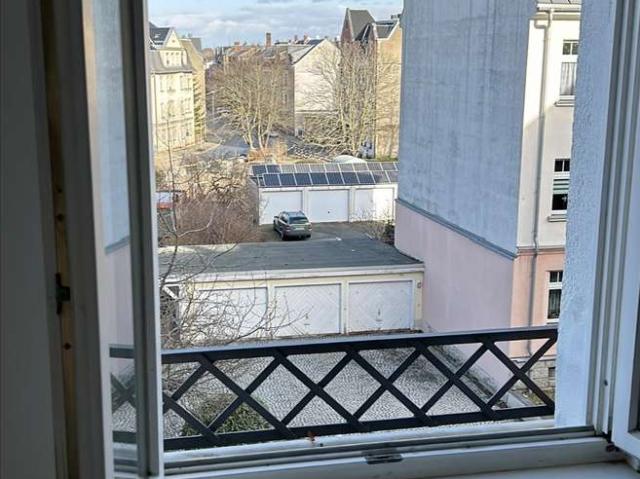 renovierte 2 Zimmer Wohnung mit Einbauküche