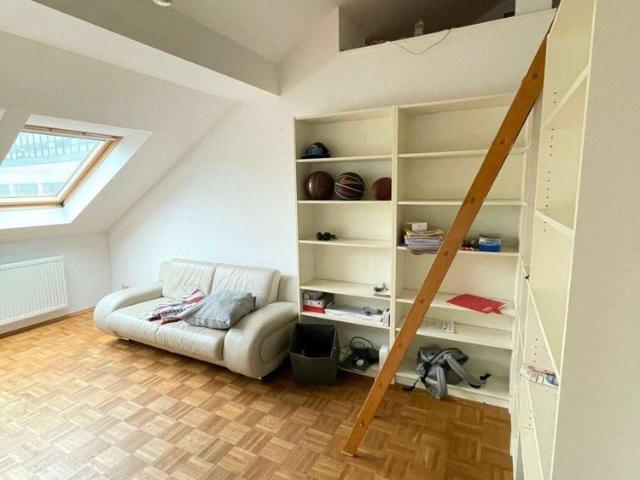 Renovierte 2 Zimmer Wohnung in zentraler Lage von Frankfurt Westend
