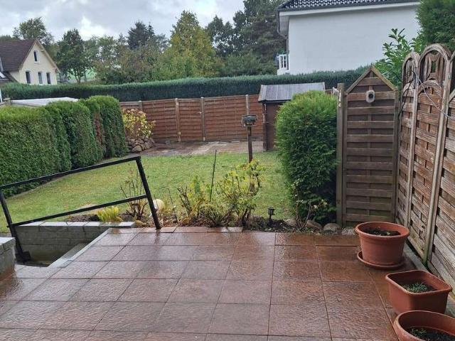 Renovierte 2 Zimmer Wohnung mit großem Garten