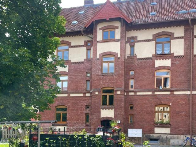 Renovierte 2 Zimmer Wohnung mit tollem Grundriss!