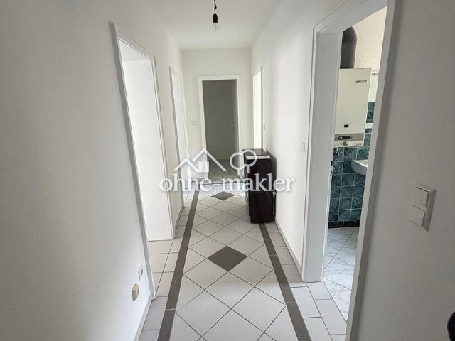 Renovierte 2 Zimmerwohnung mit Balkon und EBK