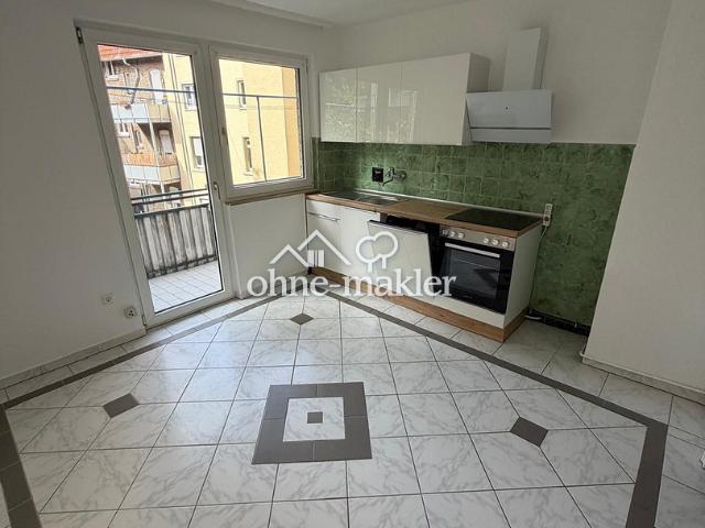 Renovierte 2 Zimmerwohnung mit Balkon und EBK
