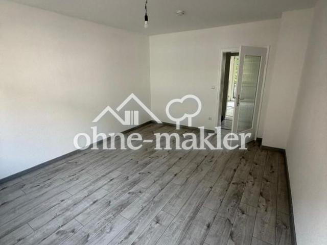 Renovierte 2 Zimmerwohnung mit Balkon und EBK