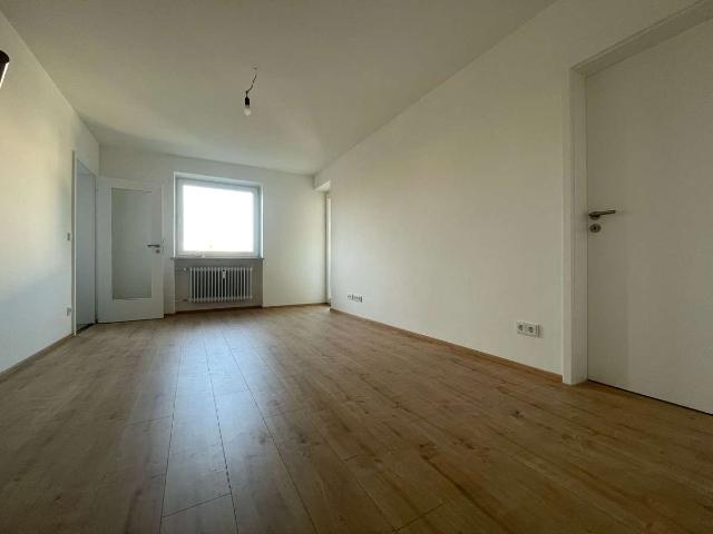 Renovierte 2 Zimmerwohnung mit Küche