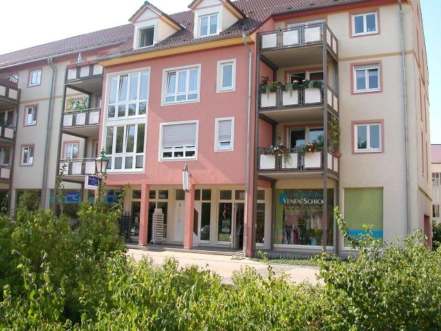 Renovierte 2 Zimmerwohnung mit Wintergarten und Stellplatz