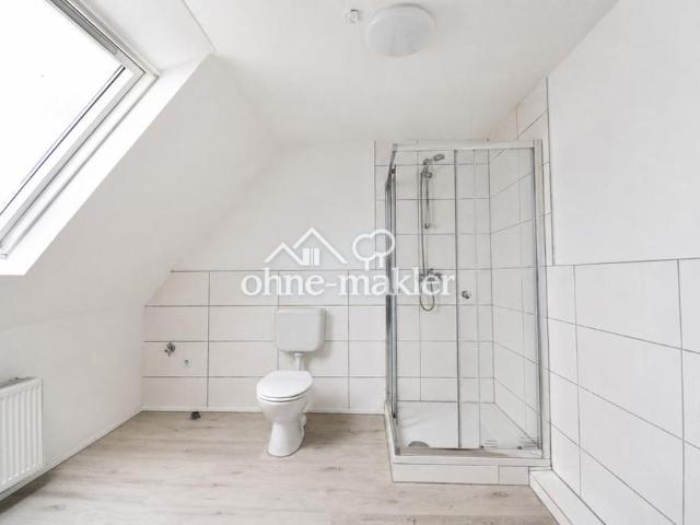 Renovierte 2 ZKB Maisonettewohnung mit Stellplatz in Lingenfeld