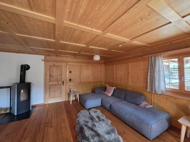 Renovierte 3.5 Zimmer Wohnung ZUR DAUERMIETE