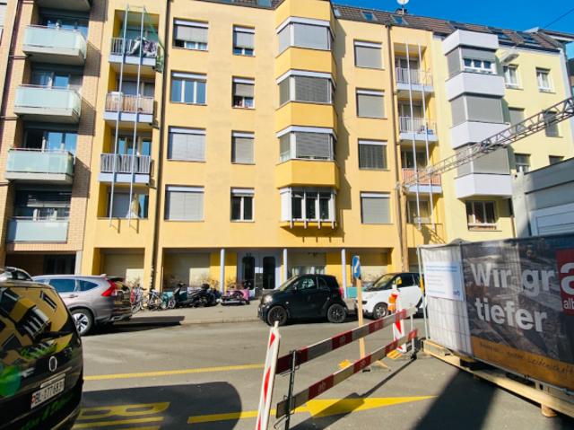 Renovierte 3.5 Zimmer Wohnung mit privatem Sitzplatz