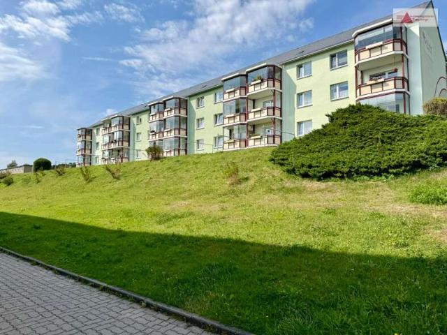 Renovierte 3 Raum Wohnung mit Sonnenbalkon und Einbauküche in ruhiger Waldrandlage von Geyer!