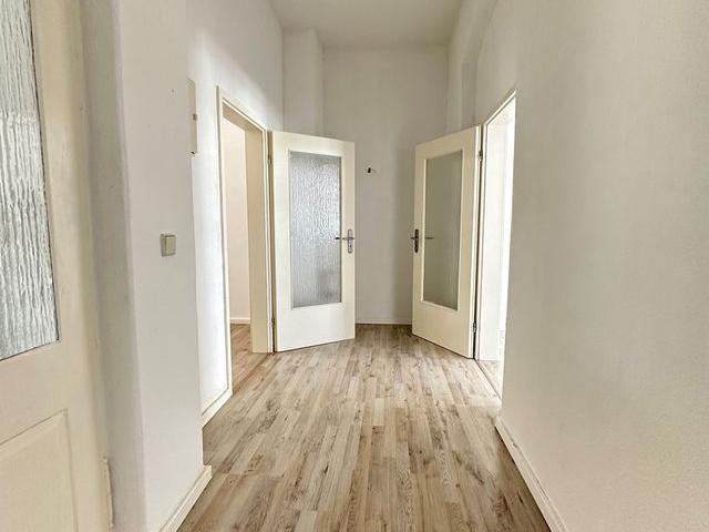 Renovierte 3 Raum Wohnung in Zwickau mit Balkon ab sofort zu vermieten