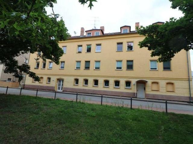 Renovierte 3 Raumwohnung mit Ankleide und Balkon an der Spree