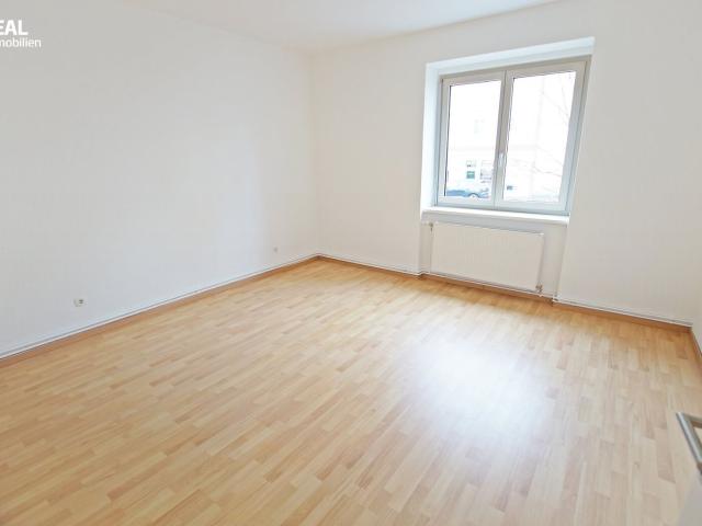 Renovierte 3 Zimmer Mietwohnung mit Balkon in Saniertem Wohnhaus im Stadtzentrum!