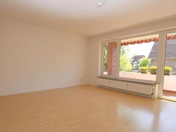 Renovierte 3 Zimmer Obergeschosswohnung mit Südwest Balkon in Westerstede zentrale Wohnlage
