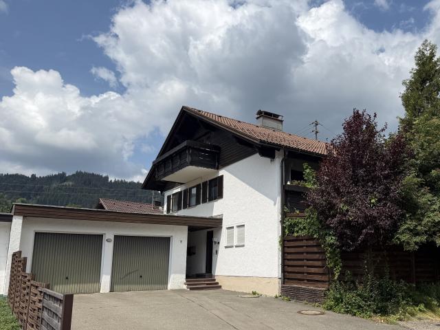 Renovierte 3 Zimmer ETW Nr. 2 mit Kaminofen und großem Südbalkon in Weitnau Wengen