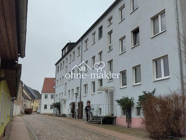 renovierte 3 Zimmer / Küche / Diele / Bad in Bad Sülze im Haus sind zwei Wohnungen frei!