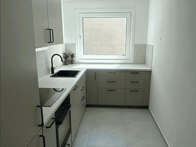 Renovierte 3 Zimmer Wohnung, 2 WCs