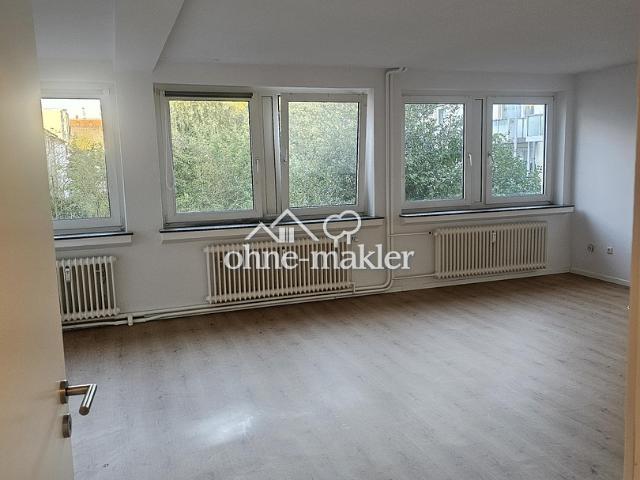 Renovierte 3 Zimmer Wohnung, 90 m², Tageslichtbad und Gäste WC
