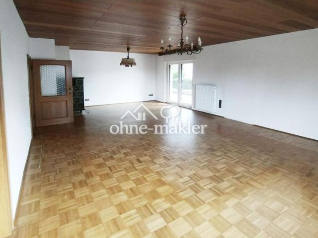 Renovierte 3 Zimmer Wohnung EG mit Küche und Süd Terasse in ruhiger Lage in Kleinostheim