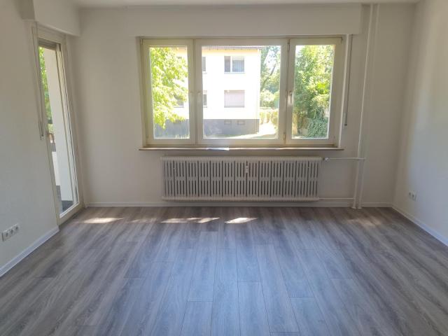 Renovierte 3 Zimmer Wohnung im Erdgeschoss mit Balkon zu vermieten!