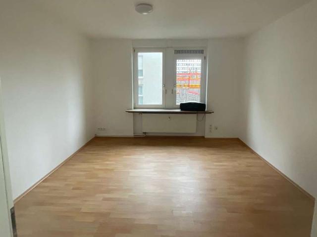 Renovierte 3 Zimmer Wohnung in Uni Nähe