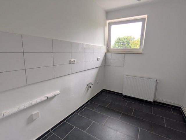 Renovierte 3 Zimmer Wohnung mit Balkon ab sofort