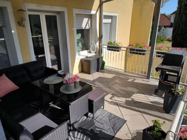 Renovierte 3 Zimmer Wohnung mit Balkon, Garten und Stellplätzen