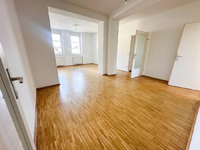 Renovierte 3 Zimmer Wohnung mit Balkon in zentraler Lage von Feldbach…!