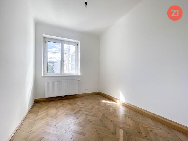 Renovierte 3 Zimmer Wohnung mit Balkon in den Innenhof