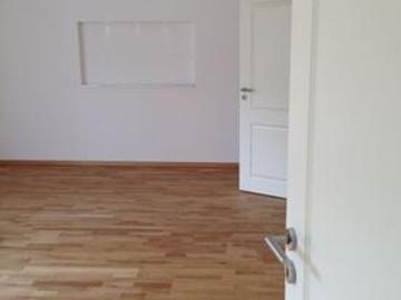 Renovierte 3 Zimmer Wohnung mit Balkon in S Botnang