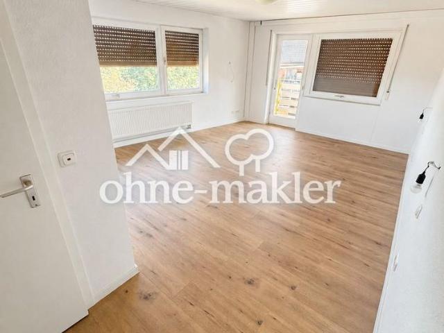 Renovierte 3 Zimmer Wohnung mit Balkon & schönem Ausblick in Laubenheim