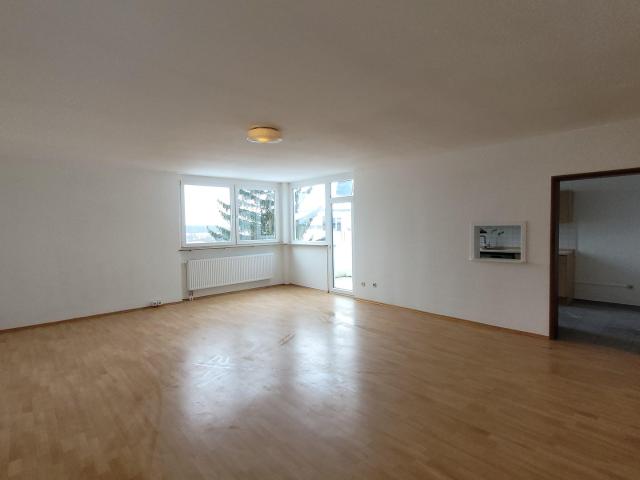 Renovierte 3 Zimmer Wohnung mit Einbauküche
