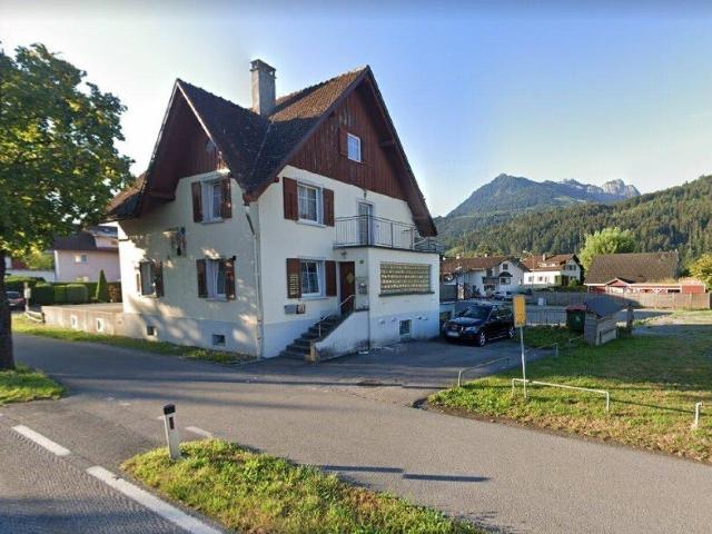 Renovierte 3 Zimmer Wohnung mit einer herrlichen, großzügigen Terrasse