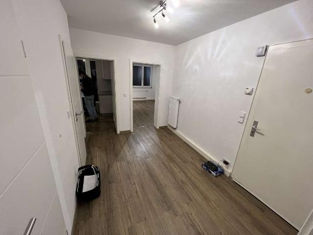 Renovierte 3 Zimmer Wohnung mit großem Balkon