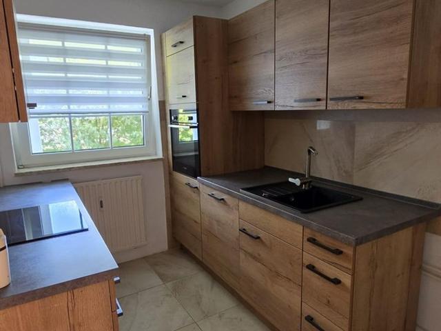 Renovierte 3 Zimmer Wohnung mit Loggia & Stellplatz – provisionsfrei
