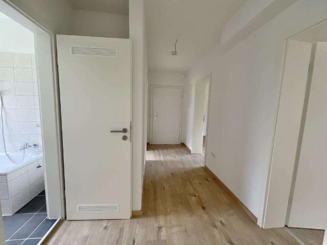 Renovierte 3 Zimmer Wohnung mit Terrasse!