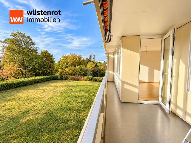 Renovierte 3 Zimmer Wohnung mit zwei Balkonen, Aufzug, Garage und BARRIEREFREI!