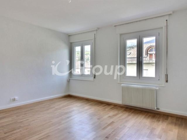 Renovierte 3 Zimmer Wohnung zur Miete in Sion